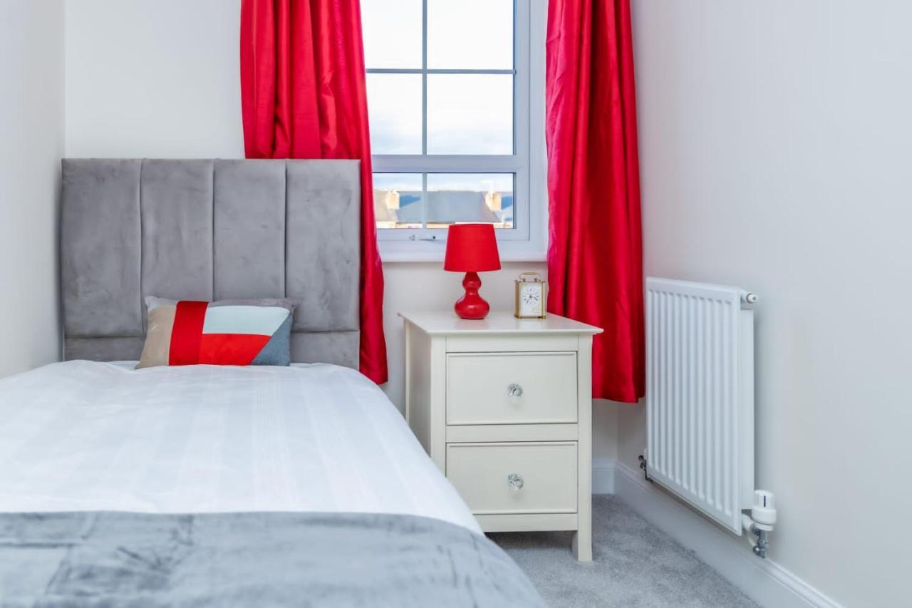 Stunning 3-bed Risa House In Beeston Holiday home *